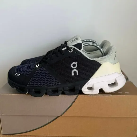 On Cloud Cloudflyer Black/Mint Green Women Running Sneakers- SZ 9 - Picture 4 of 13